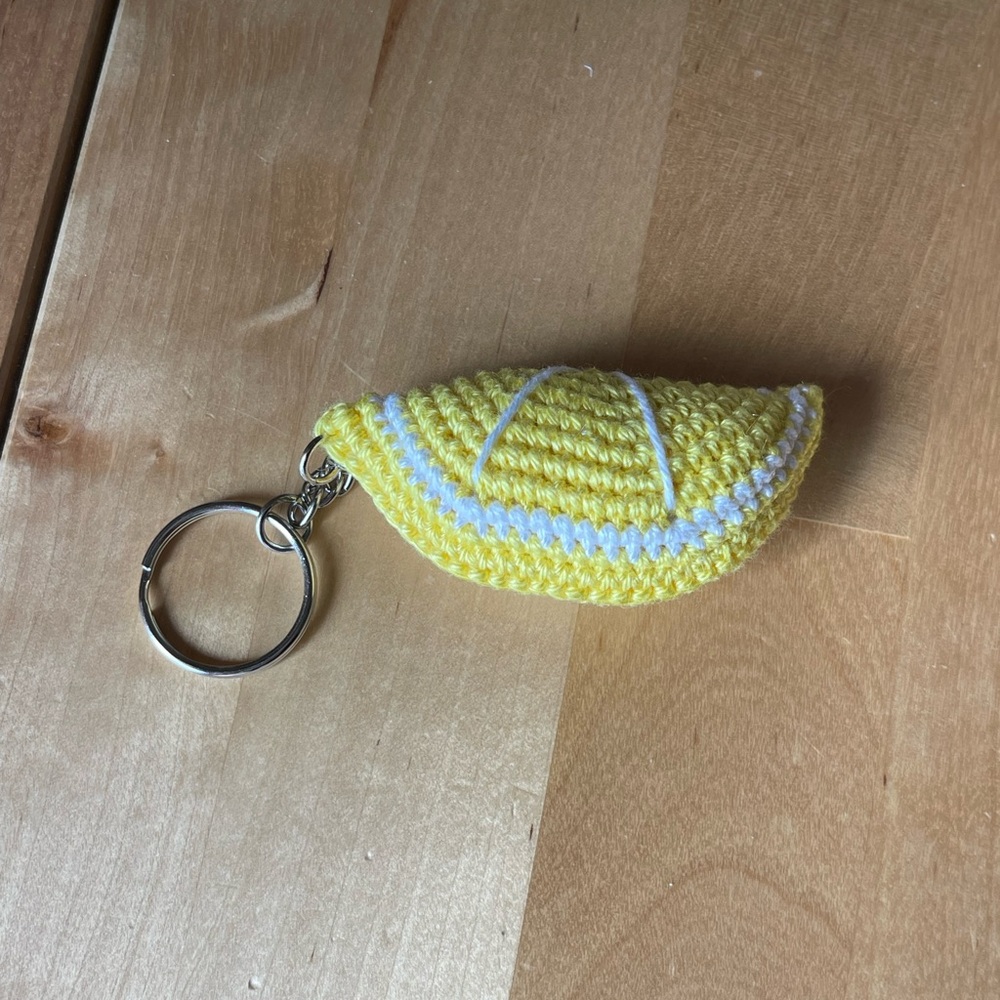 Handcrafted Fruit Slice Keychain Accessory - Summer Crochet Bag Charm Sunny - Picture 4 of 16